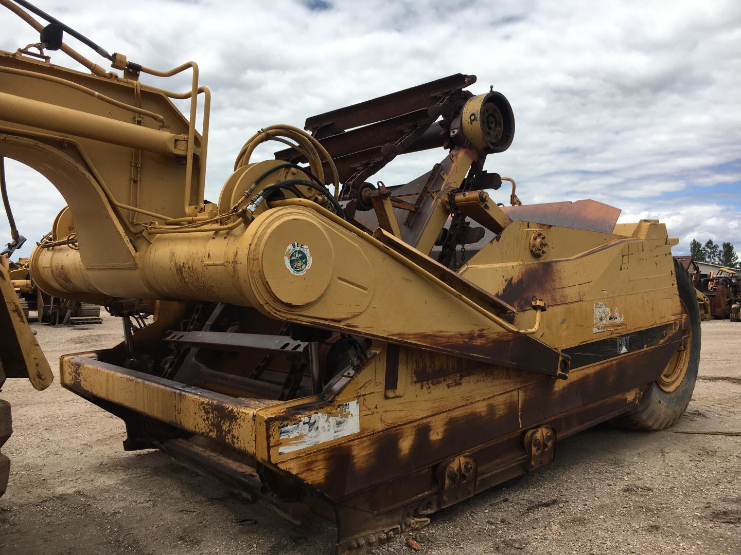 MOTOESCREPA CATERPILLAR 623F